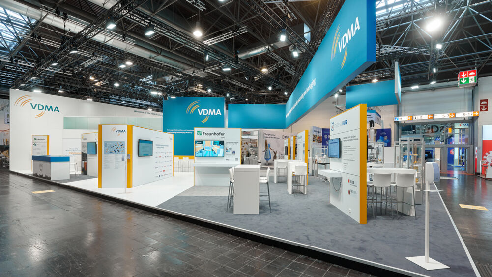 VDMA Messestand, Messe Interpack, Technologielounge, Doppelstock, zweigeschossig, Messekonzept